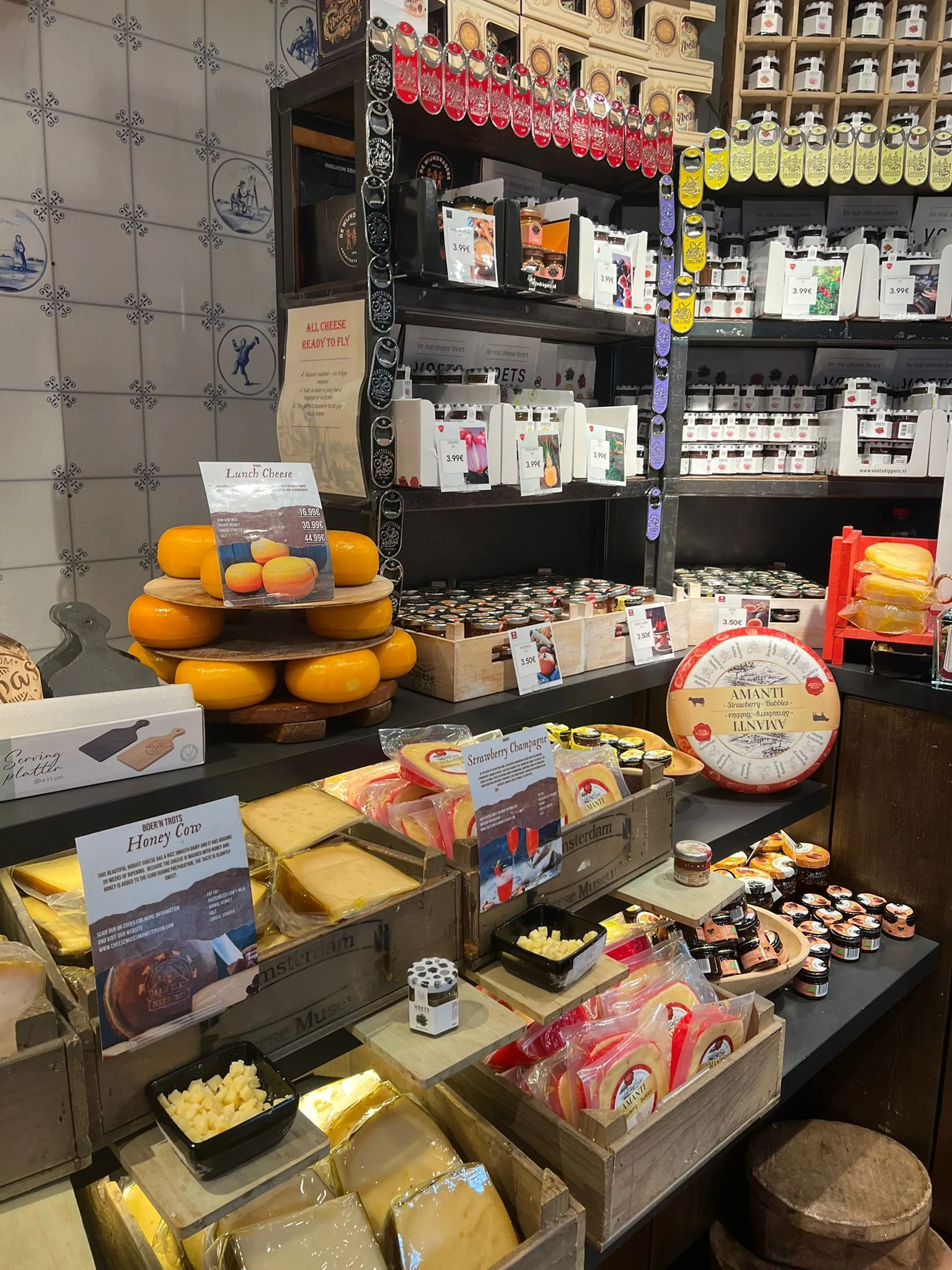 Interior at Amsterdam Cheese Museum Amsterdam — travel photo