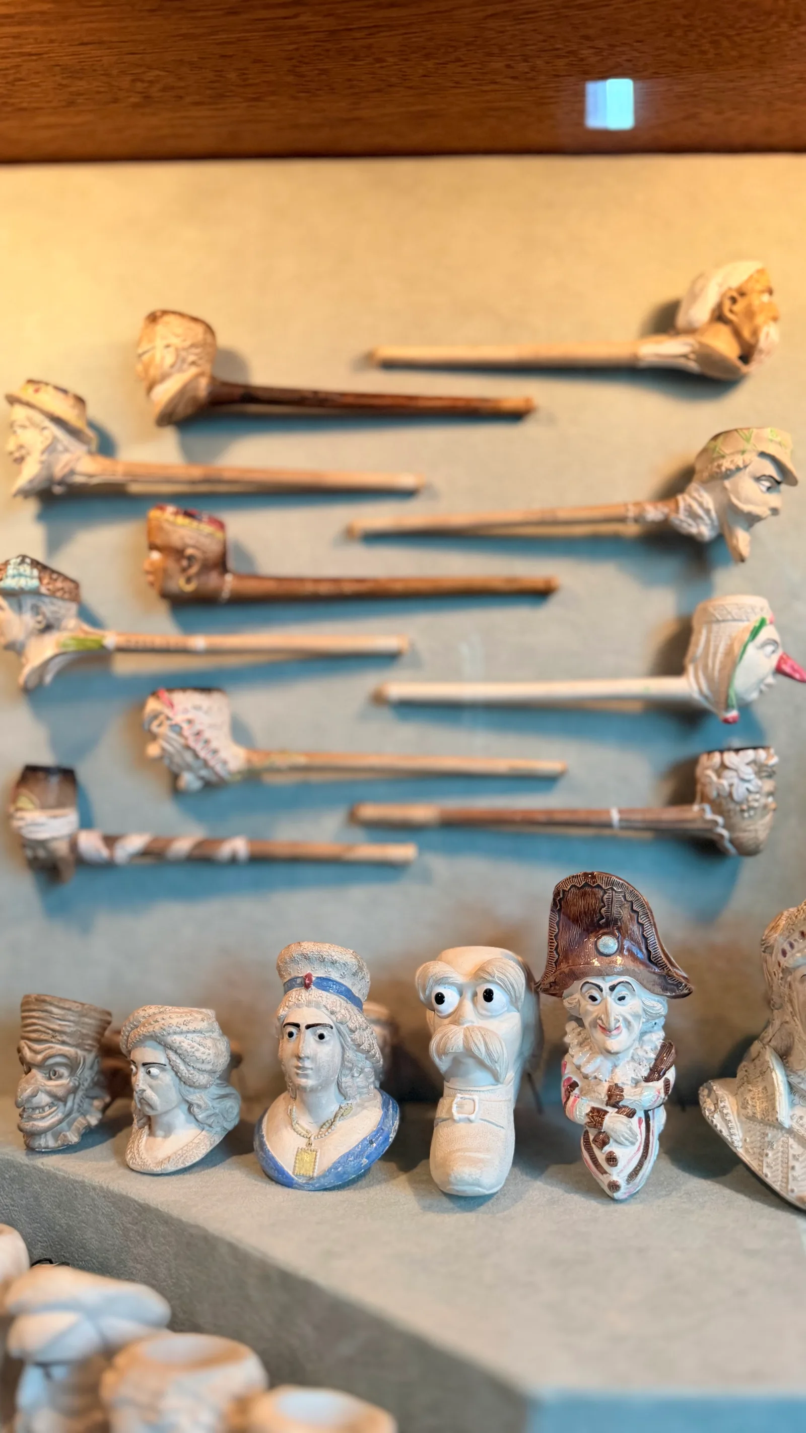 Details at Amsterdam Pipe Museum Amsterdam — travel photo