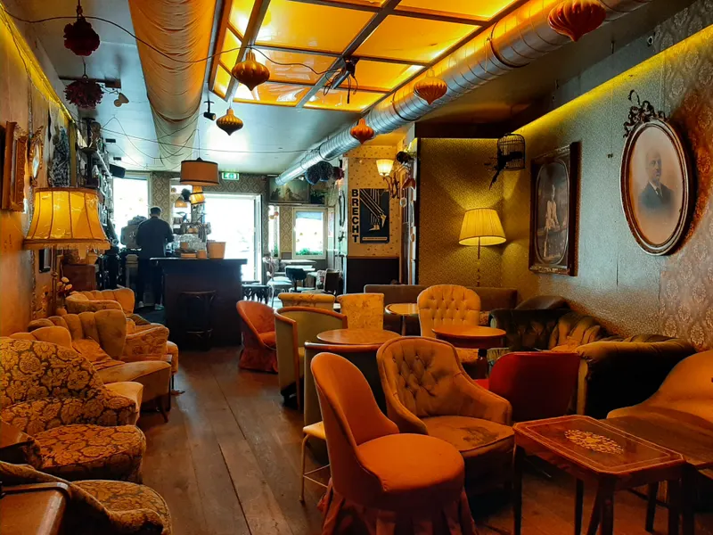 Café Brecht
