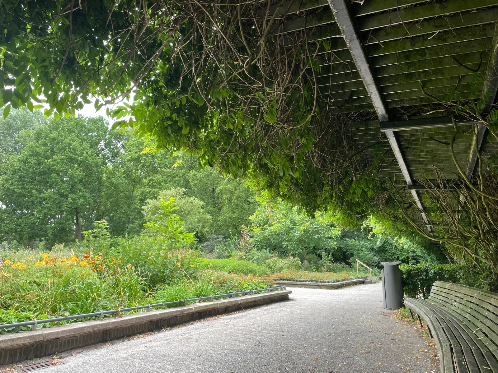 Details at Erasmuspark Amsterdam — travel photo