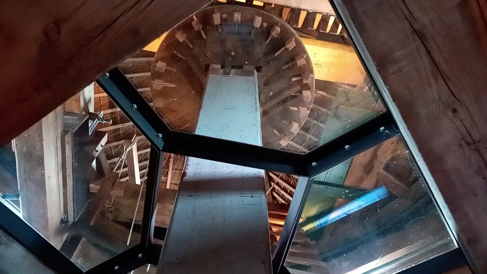Details at Molen Van Sloten (1990) & Kuiperij Museum - Windmill Amsterdam — travel photo