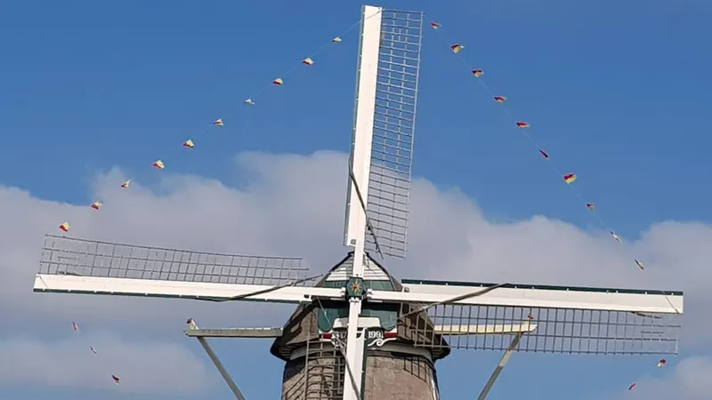 Molen Van Sloten (1990) & Kuiperij Museum - Windmill โ Museum in Amsterdam