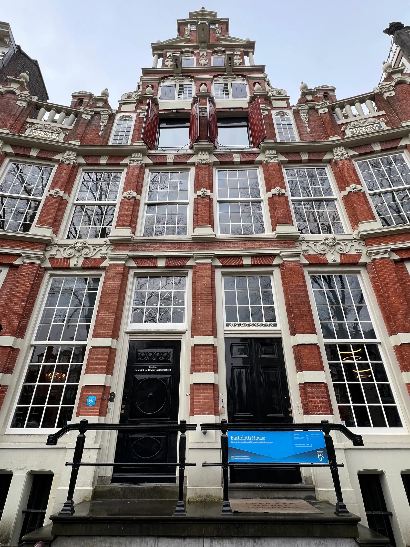 Details at Museumhuis Bartolotti Amsterdam — travel photo