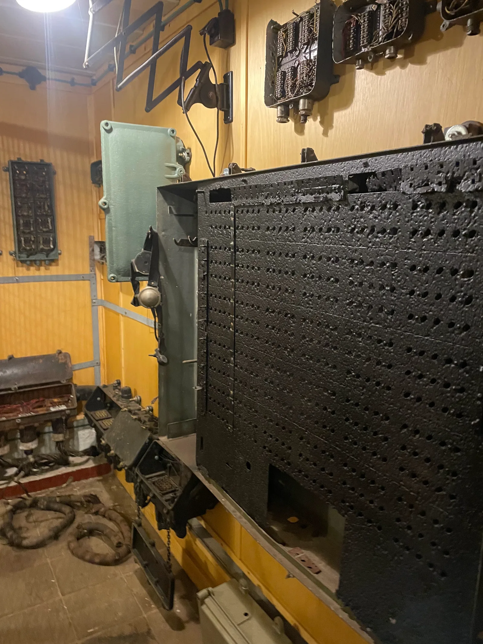 Details at Bunker Museum Antwerpen Antwerp — travel photo