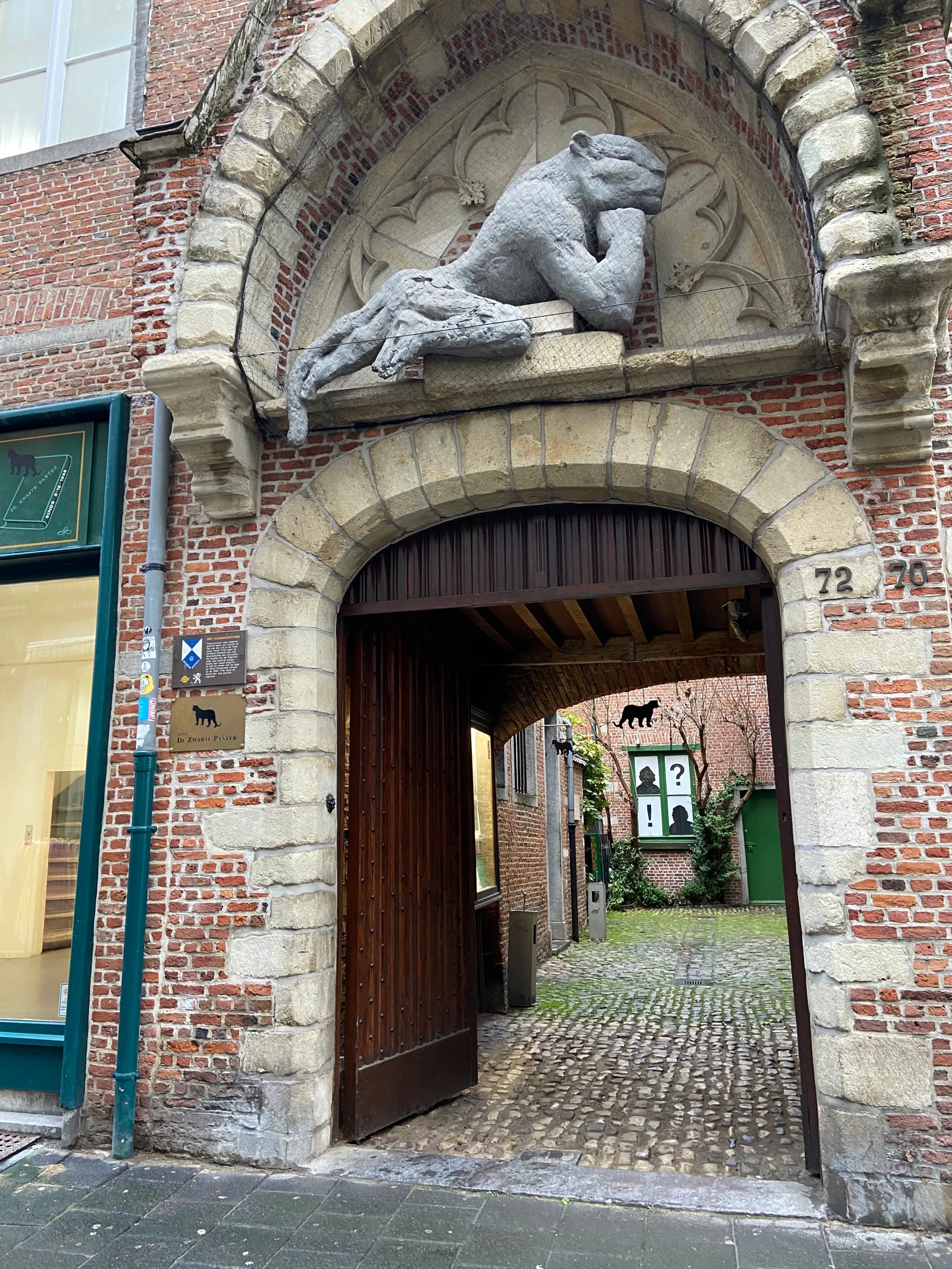 Details at De Zwarte Panter Antwerp — travel photo