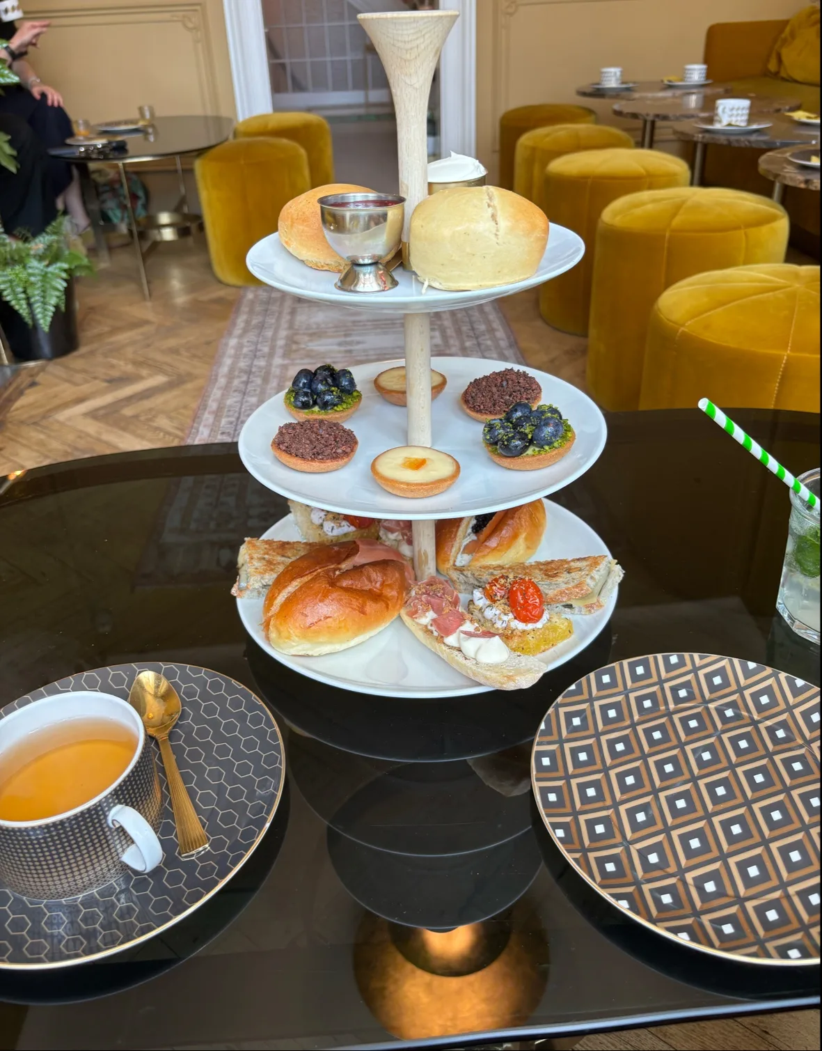 Atmosphere at Domestic Bakkerij & High Tea Antwerp — travel photo
