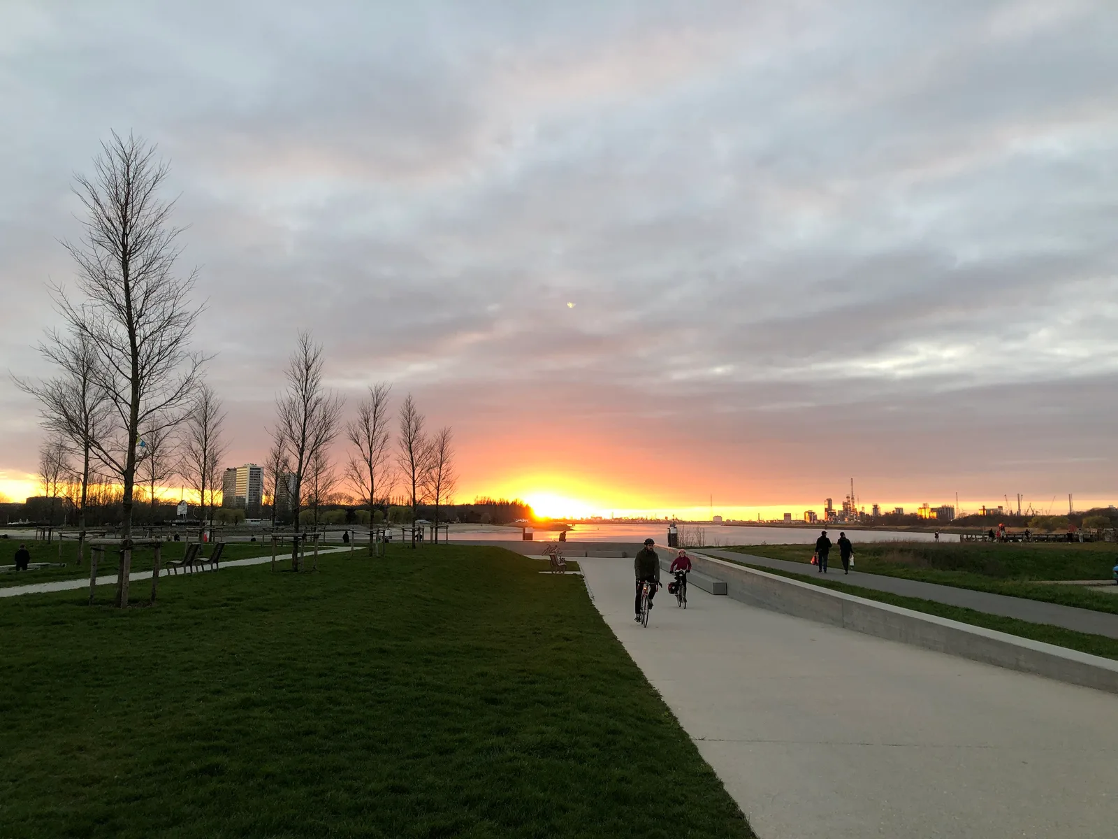 Droogdokkenpark — budget guide Antwerp