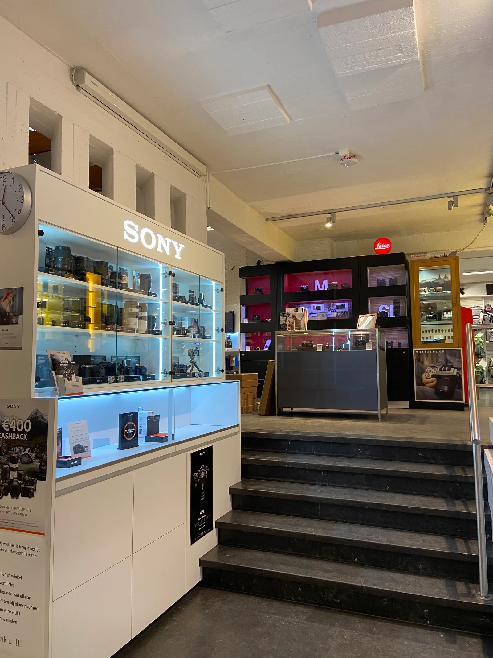 Atmosphere at Grobet Antwerp — travel photo