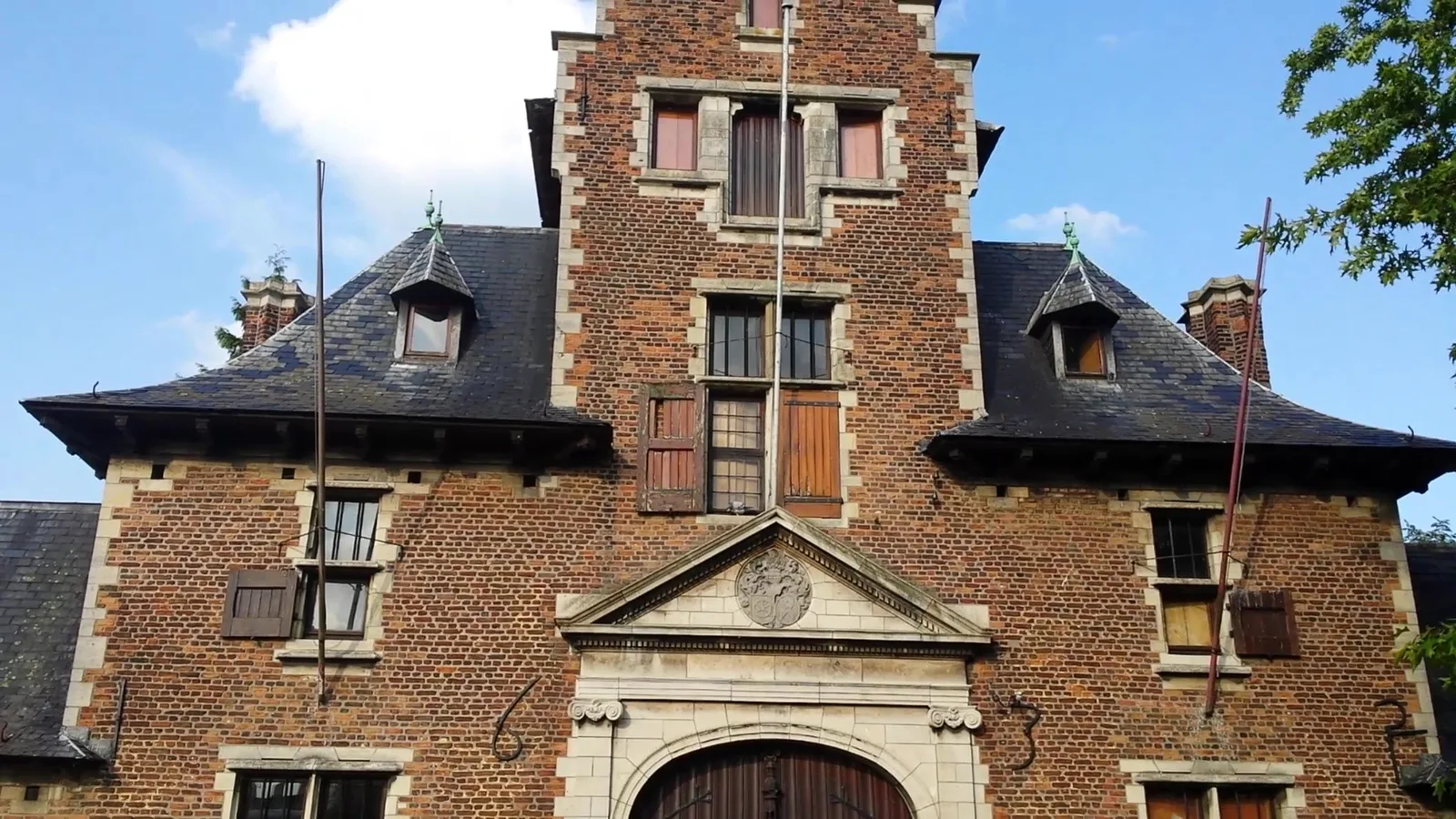 Main view at Koninklijke Kring voor Heemkunde Merksem Antwerp — travel photo