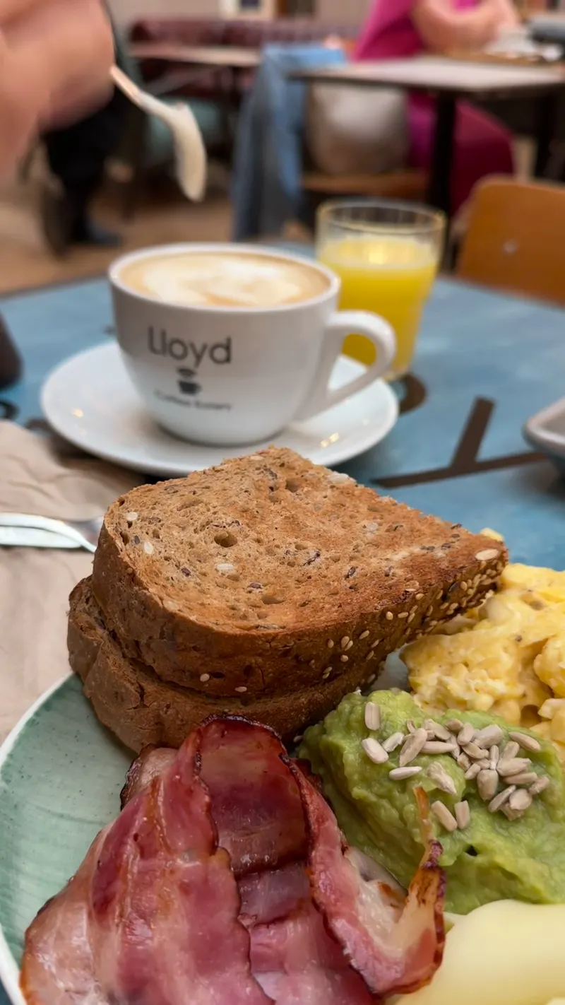 Lloyd Coffee Eatery - Brunch Antwerp