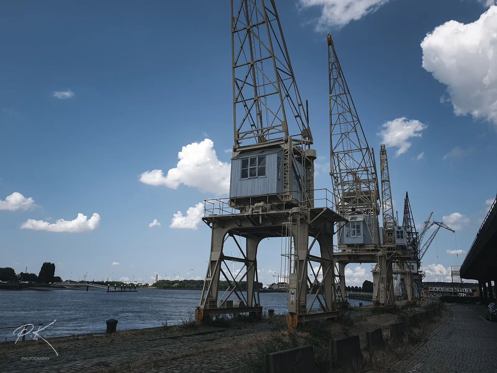 Atmosphere at Oude havenkranen Antwerp — travel photo