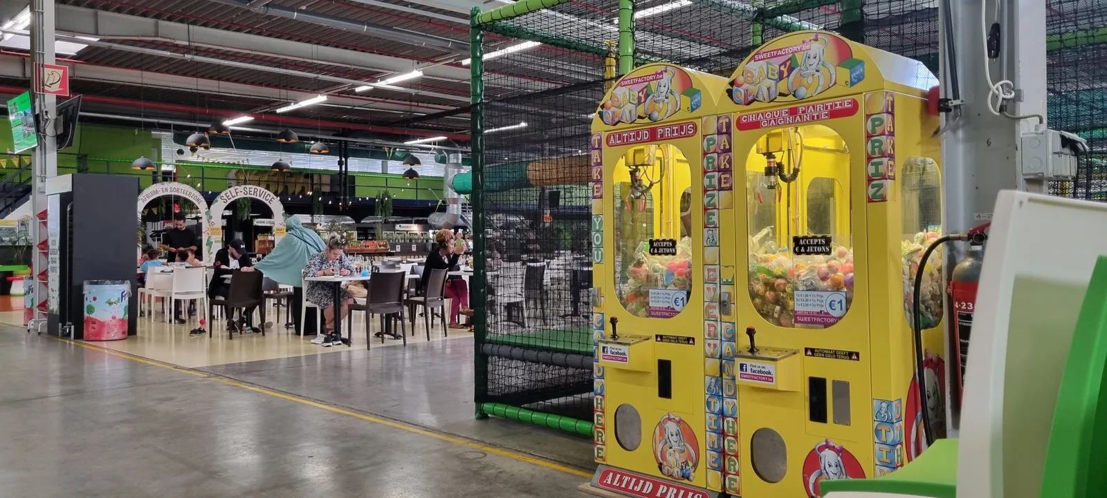Atmosphere at Papayoe indoor playground Antwerp — travel photo