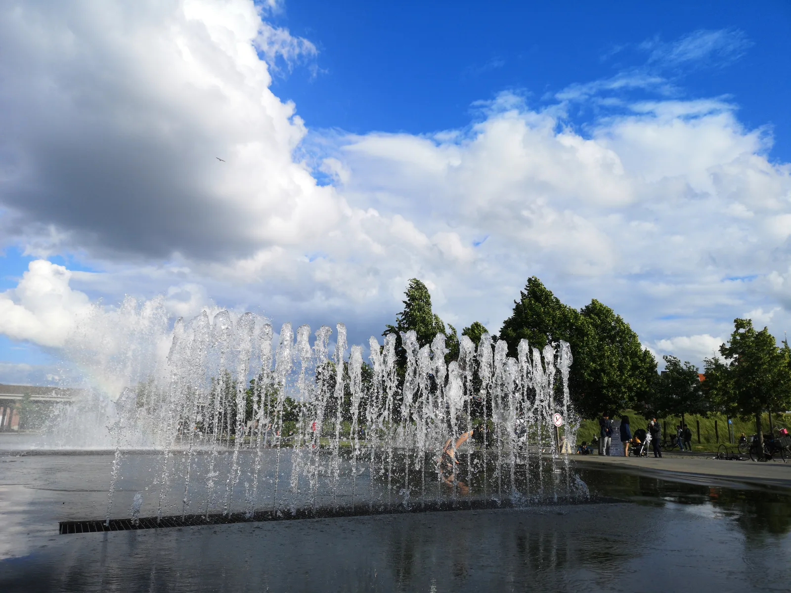Atmosphere at Park Spoor Noord Antwerp — travel photo