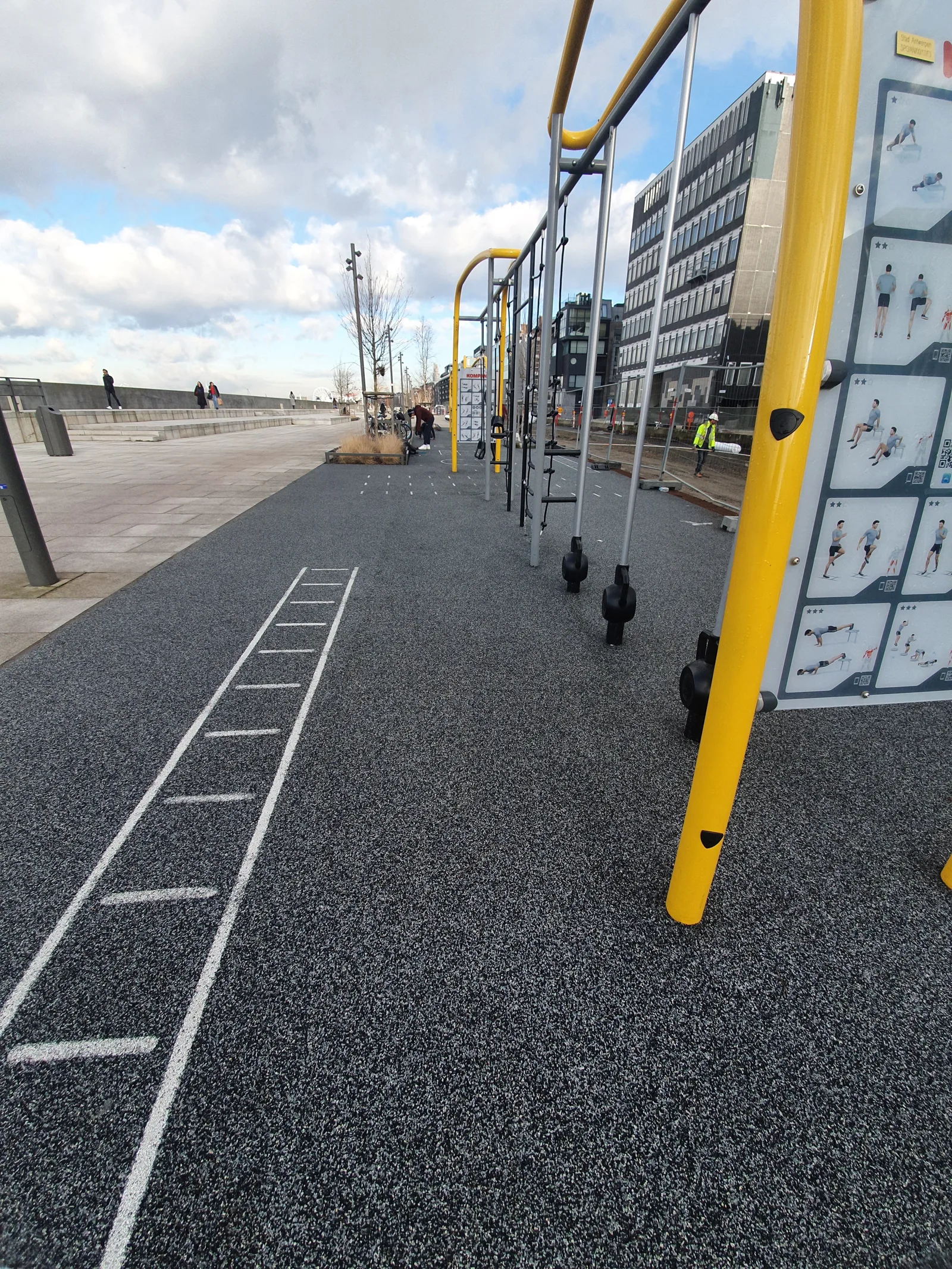 Atmosphere at Playground Docks Antwerp South Antwerp — travel photo