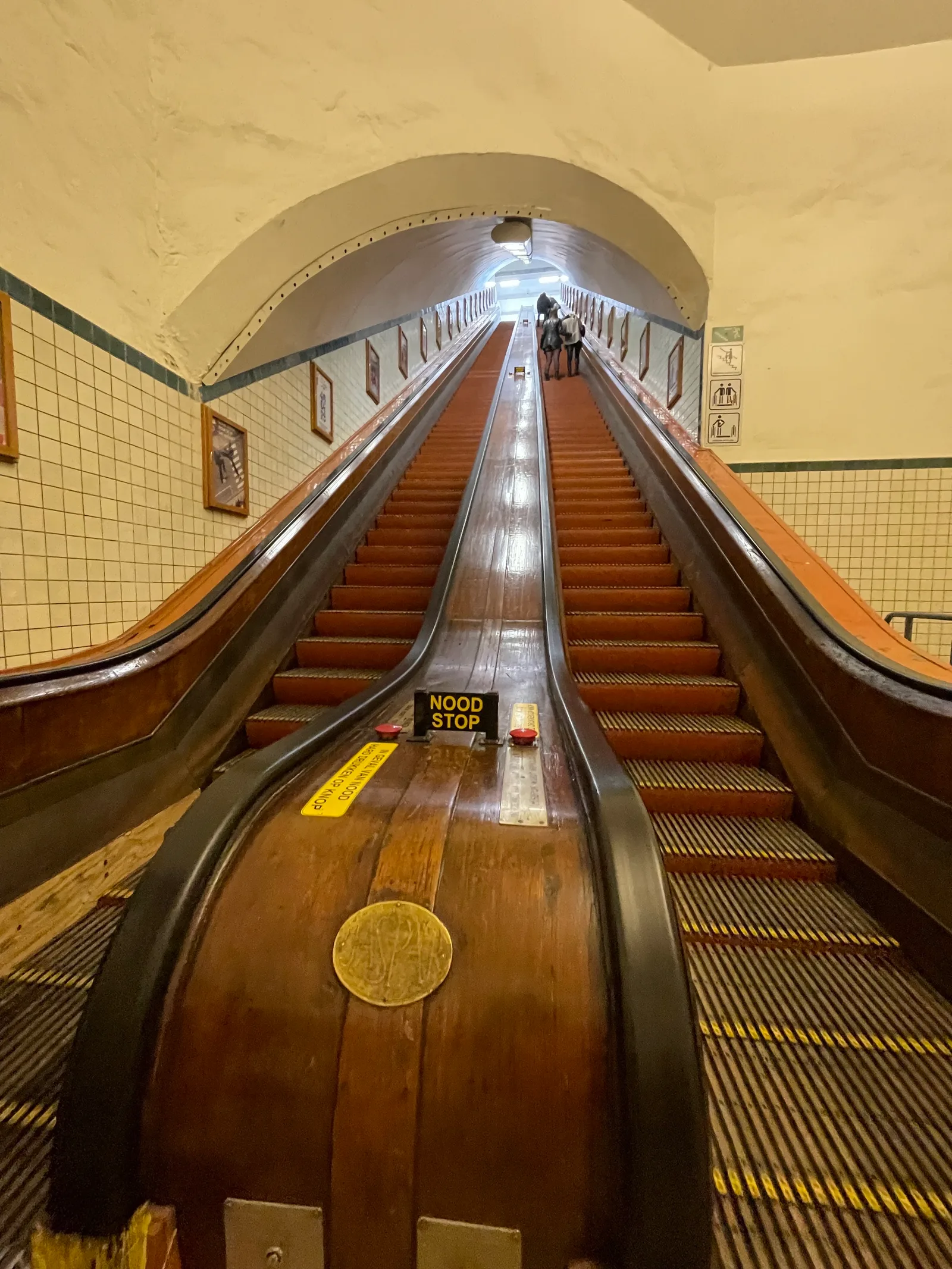 Sint-Annatunnel naar Linkeroever