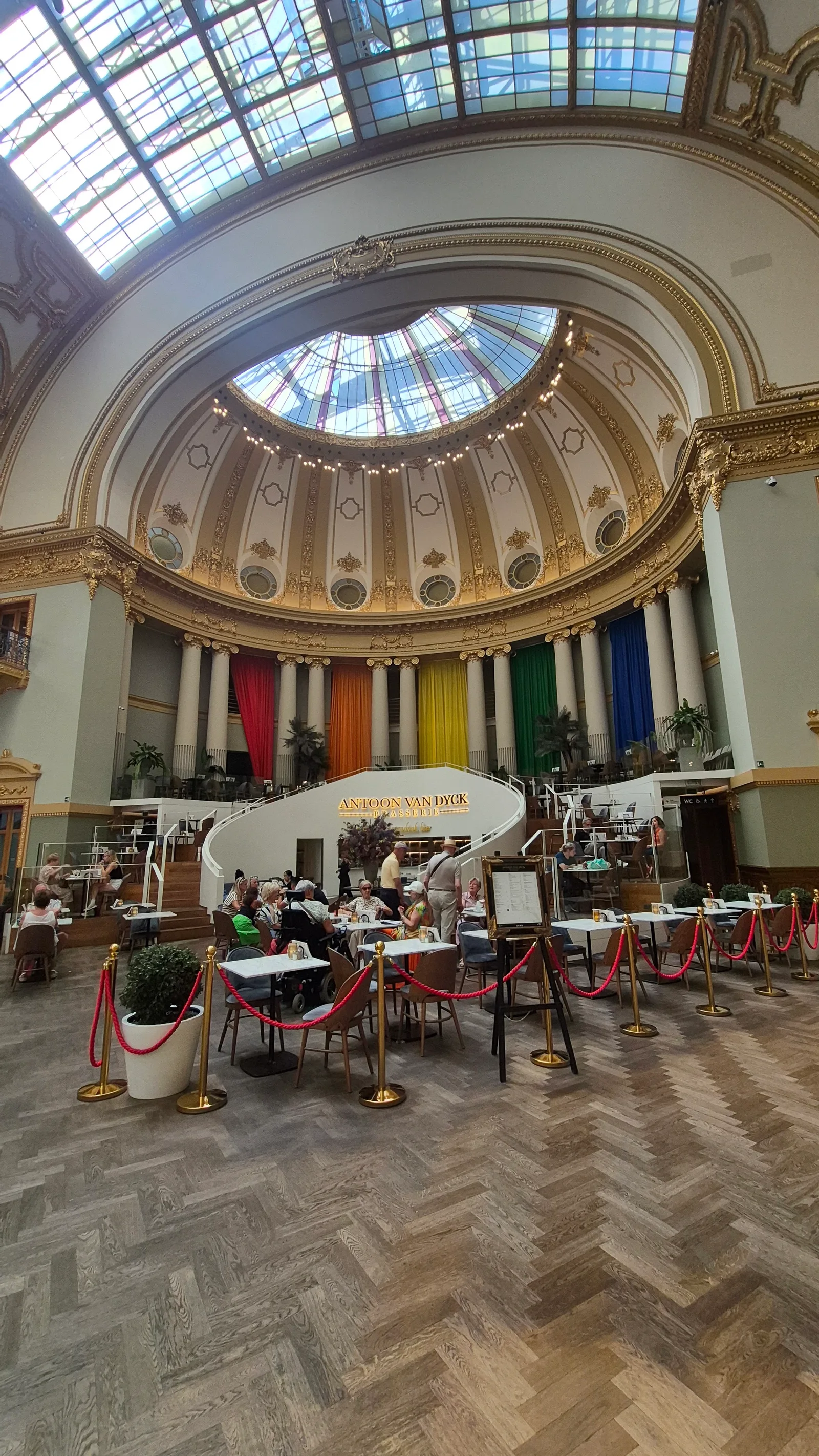 Main view at Stadsfeestzaal Antwerp — travel photo