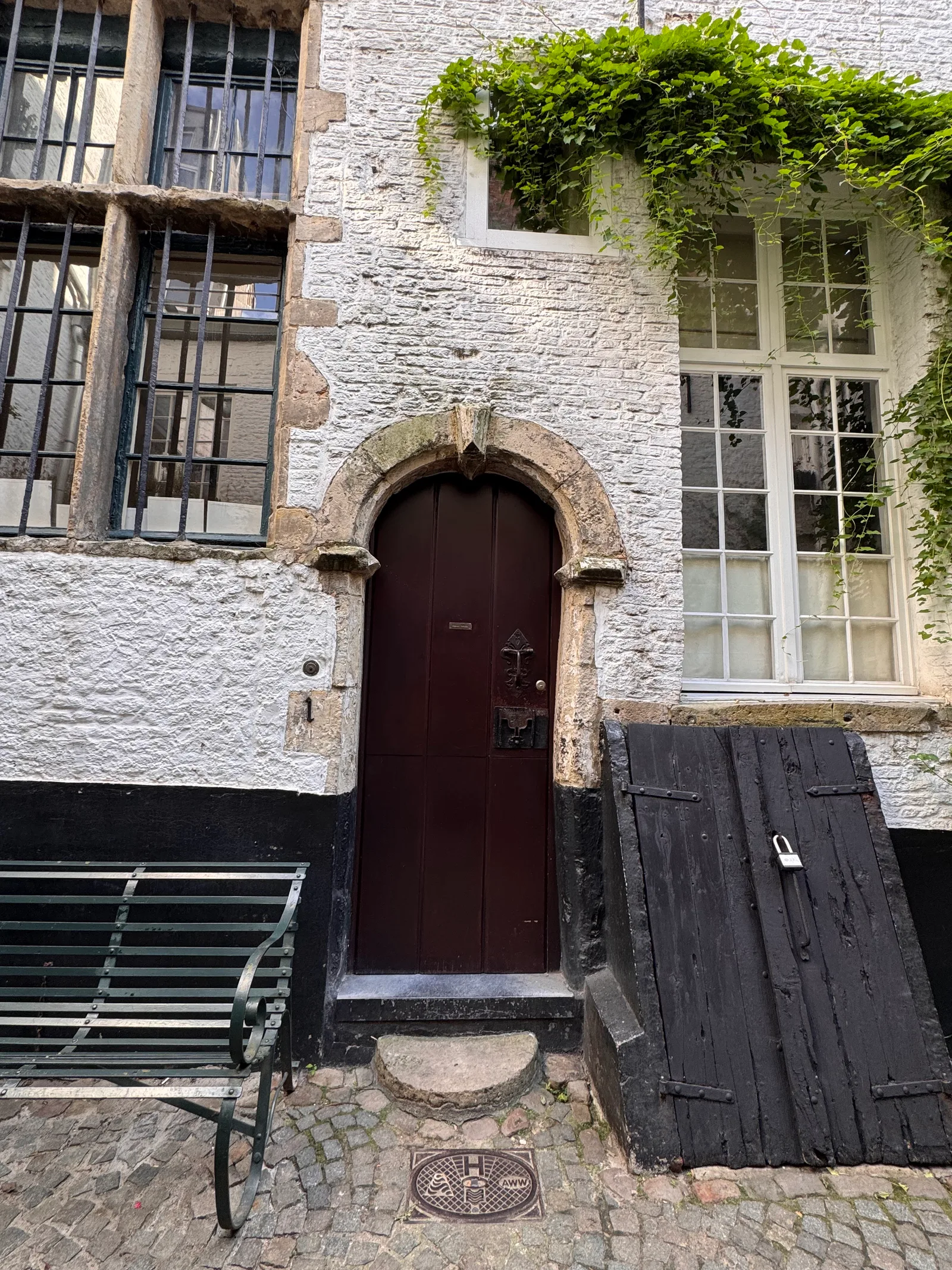 Atmosphere at Vlaaikensgang Antwerp — travel photo