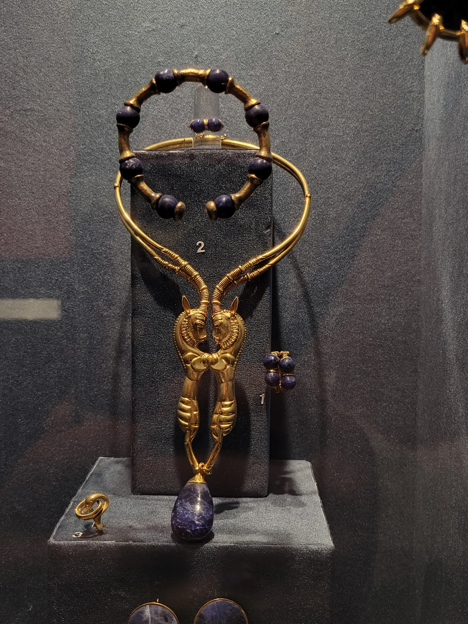 Atmosphere at Ilias Lalaounis Jewelry Museum Athens — travel photo