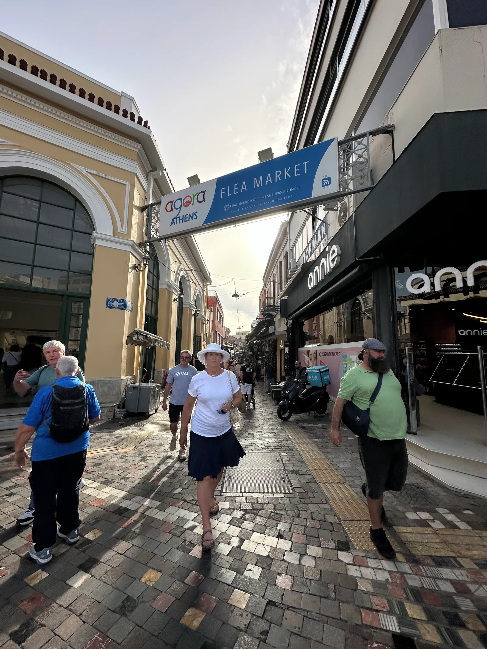 Atmosphere at Monastiraki Square Athens — travel photo