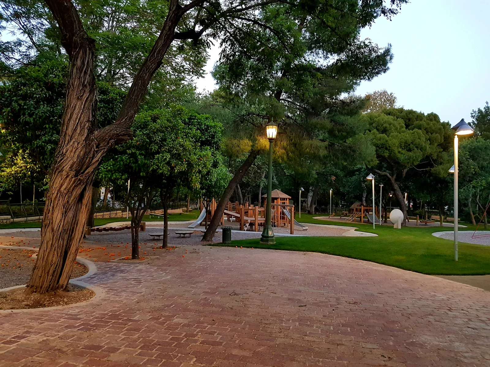 Atmosphere at Zappeion Gardens Playground Athens — travel photo