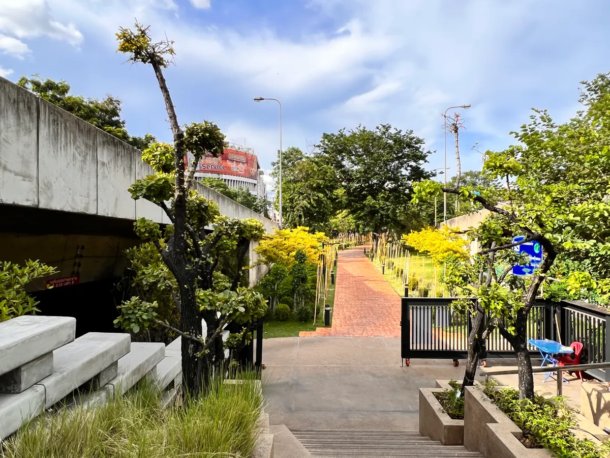 Main view at Chao Phraya Sky Park Bangkok — travel photo