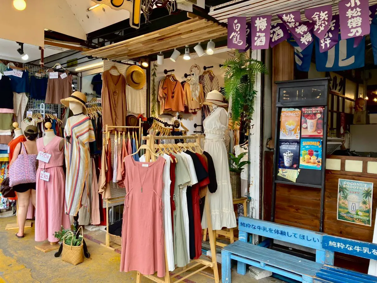 Main view at Chatuchak Weekend Market Bangkok — travel photo