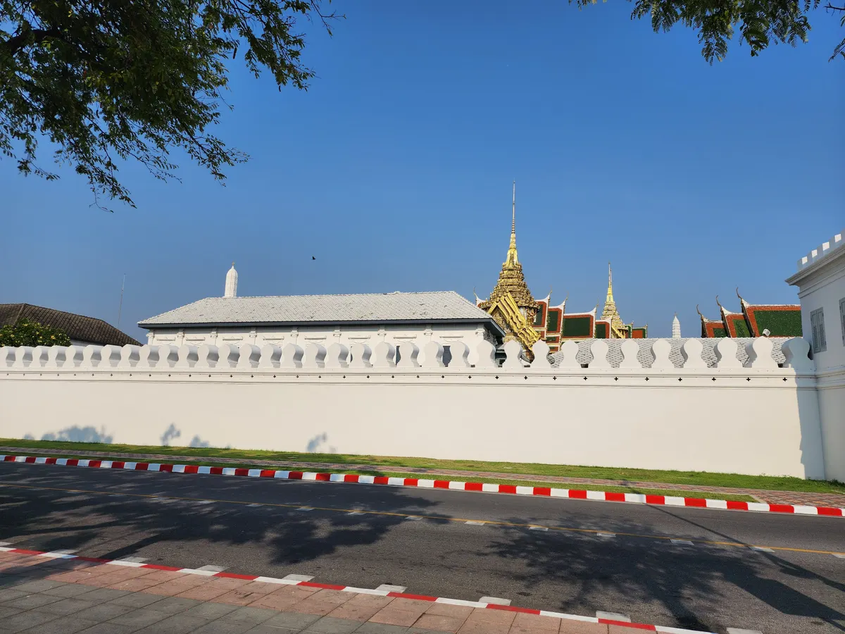 Main view at Dusit Maha Prasat Throne Hall Bangkok — travel photo
