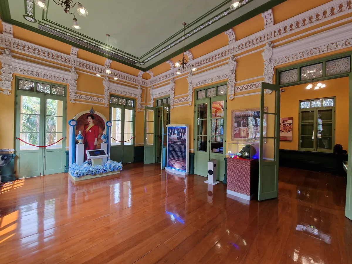 Parutsakawan Palace — culture guide Bangkok