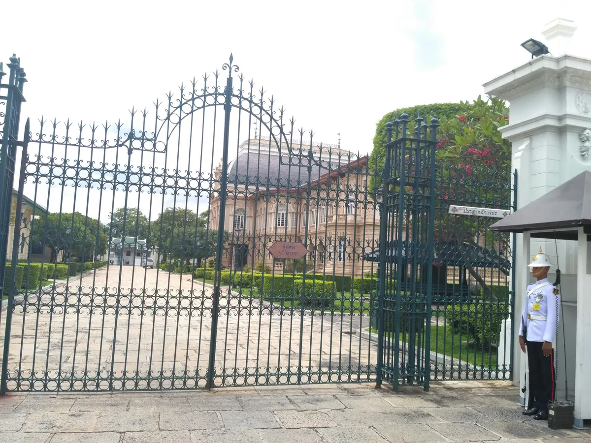 Atmosphere at Queen Sirikit Museum of Textiles Bangkok — travel photo