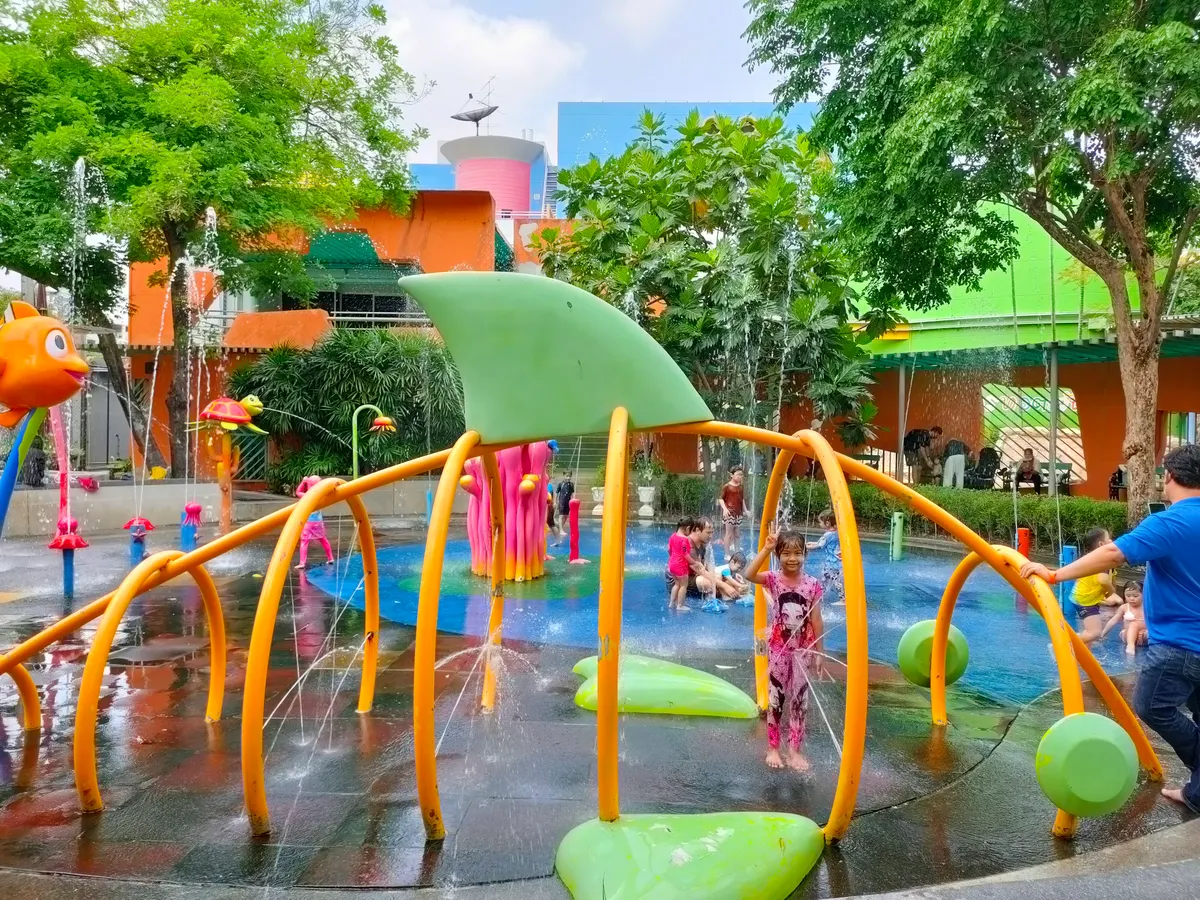 Atmosphere at Queen Sirikit Park Bangkok — travel photo