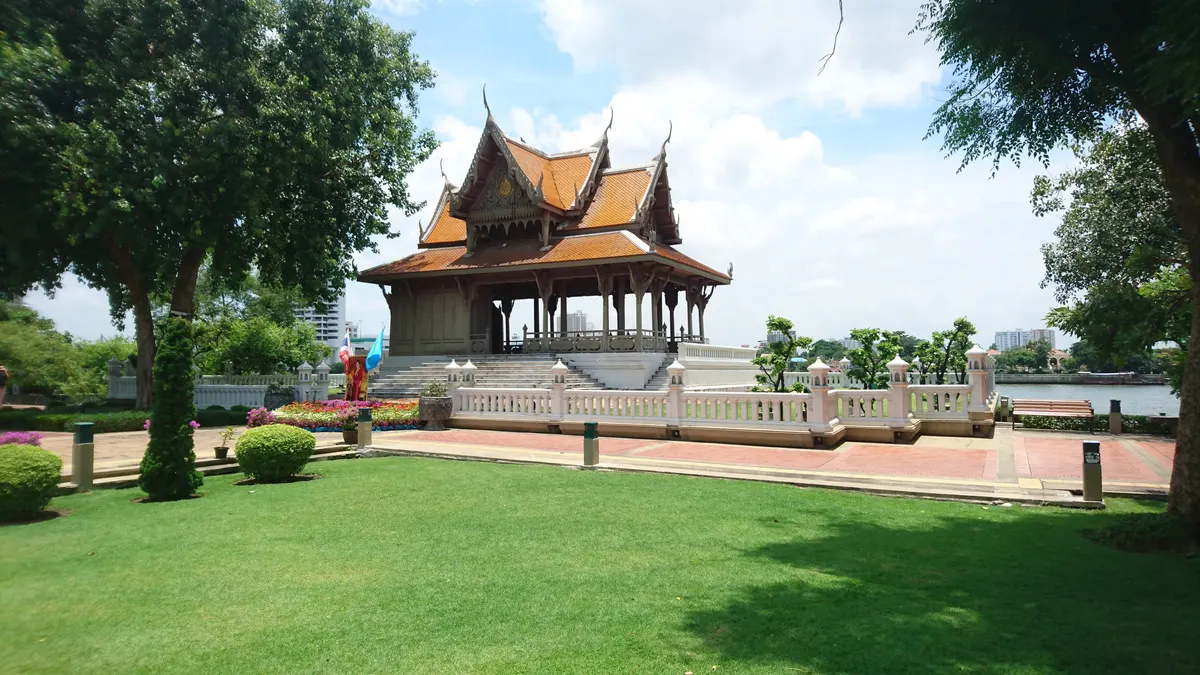 Main view at Santi Chai Prakan Park Bangkok — travel photo