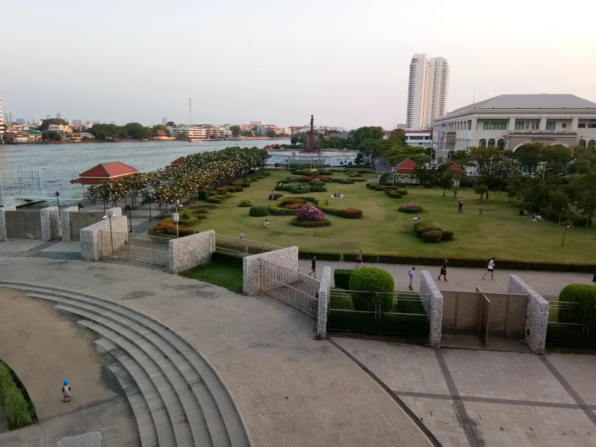 Main view at Suan Luang Rama VIII Park Bangkok — travel photo