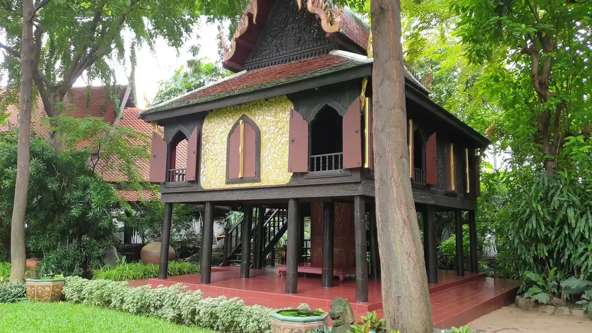 Main view at Suan Pakkad Palace Museum Bangkok — travel photo