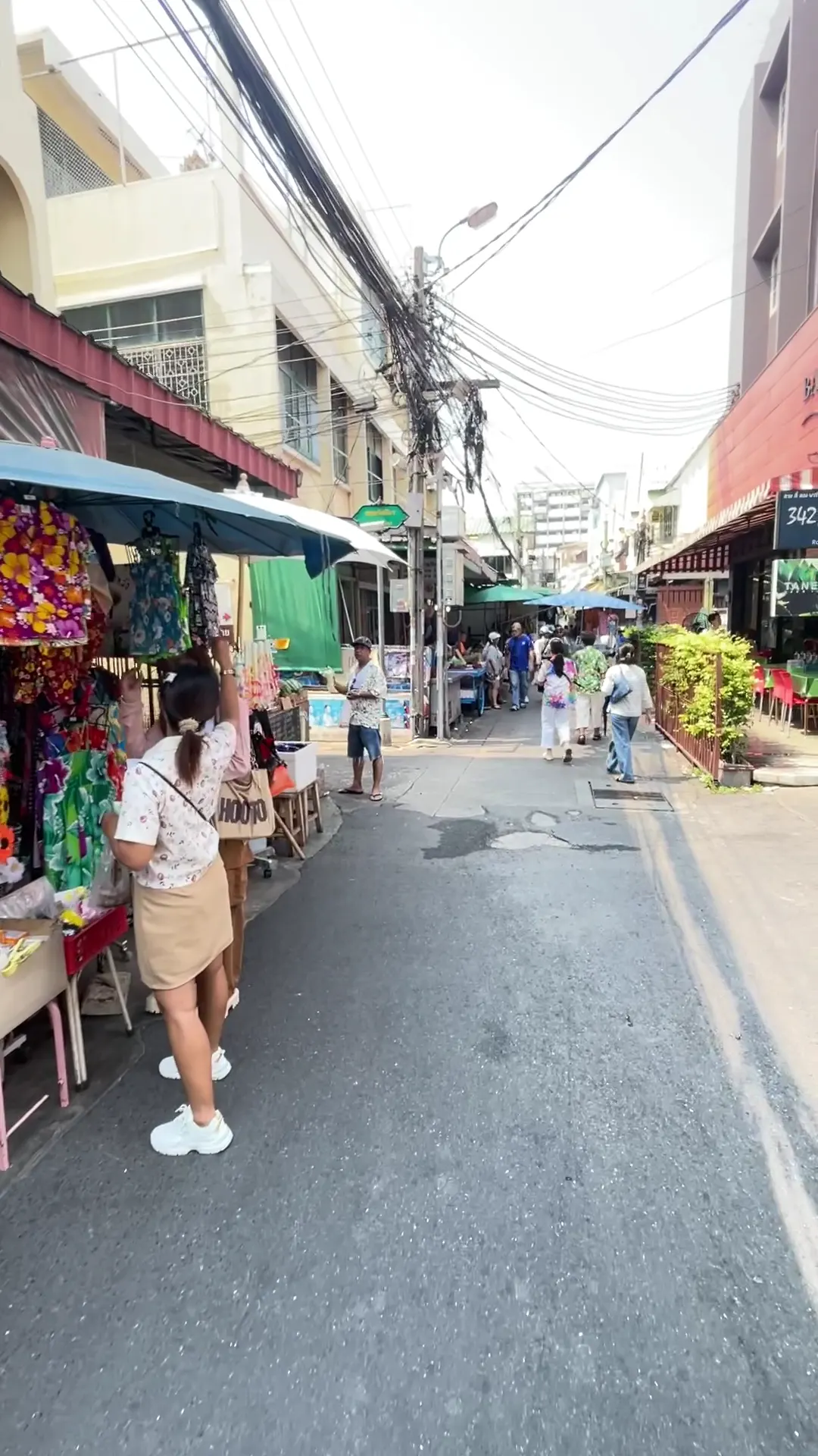 Atmosphere at Wang Lang Market Bangkok — travel photo