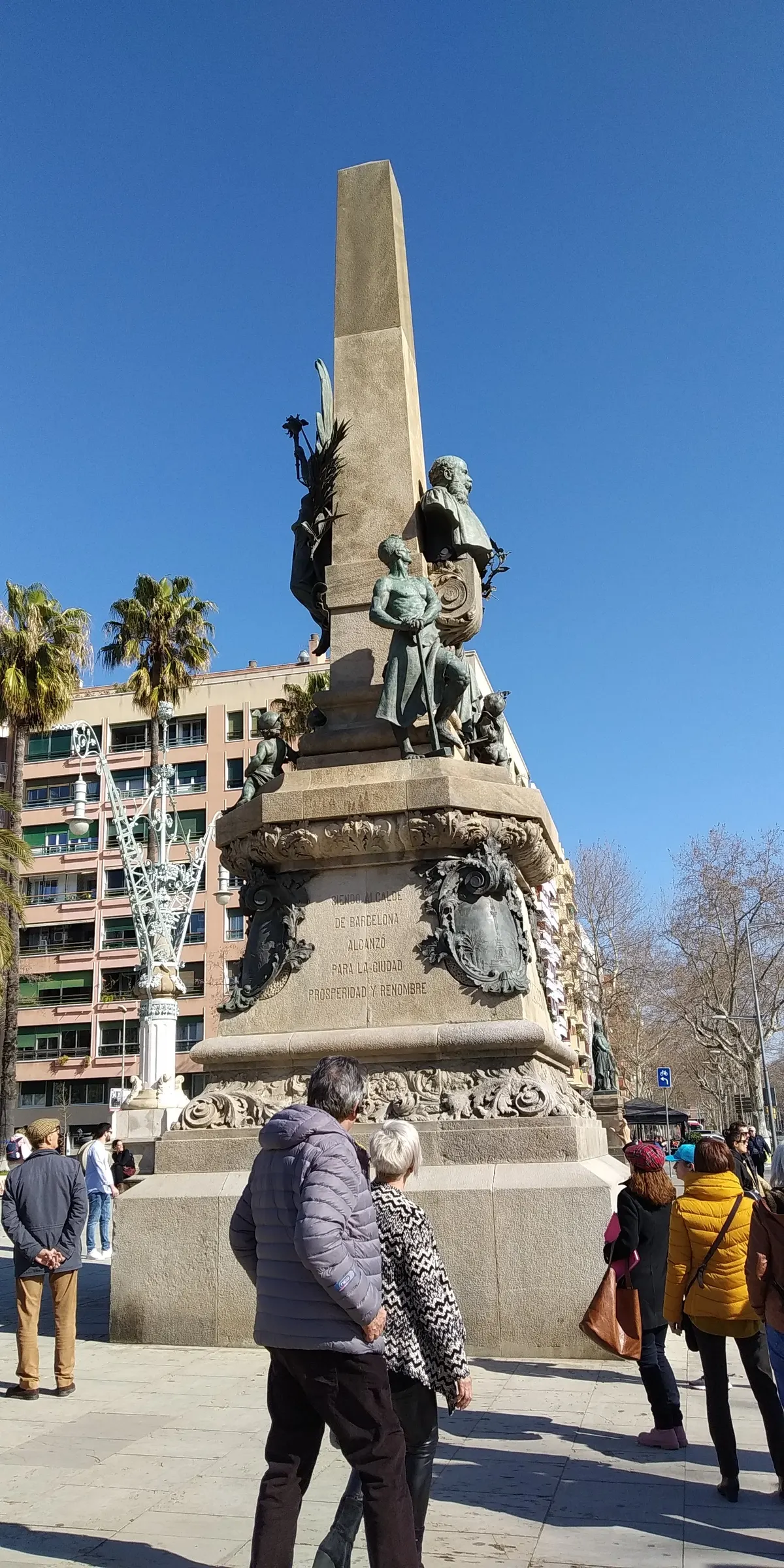 Details at Arc de Triomf Barcelona — travel photo