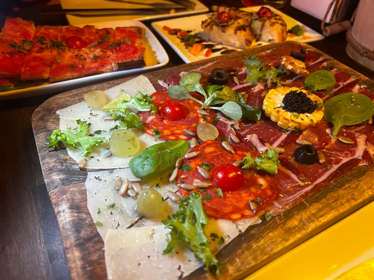 Atmosphere at BODEGA OLIVA Barcelona — travel photo