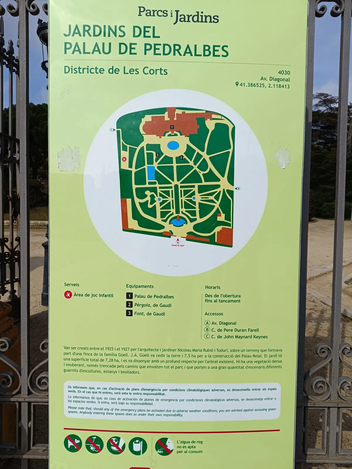 Details at Jardines de pedralbes Barcelona — travel photo