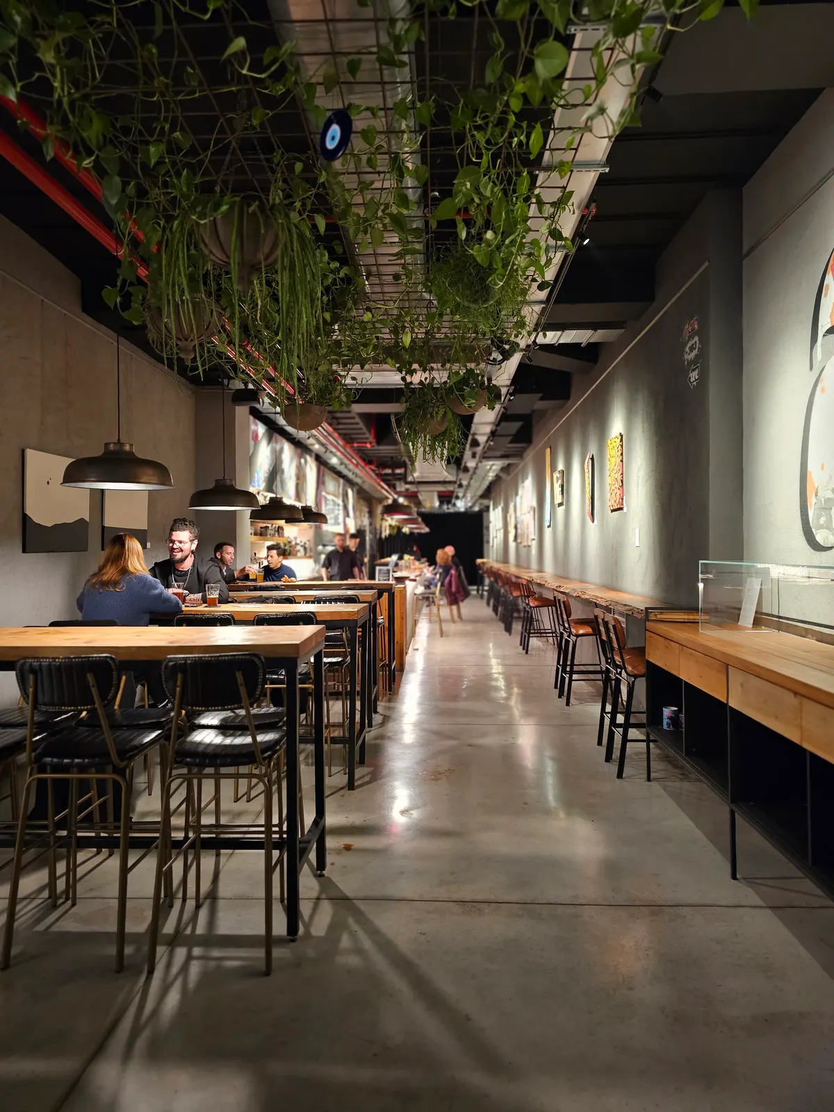 Atmosphere at la textil collective / 303 audiophile bar Barcelona — travel photo