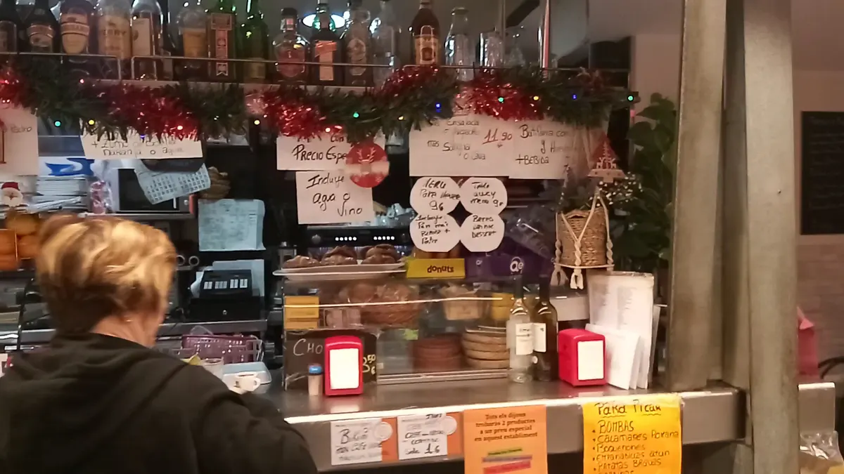 Interior at Mercat de la Barcelona Barcelona — travel photo