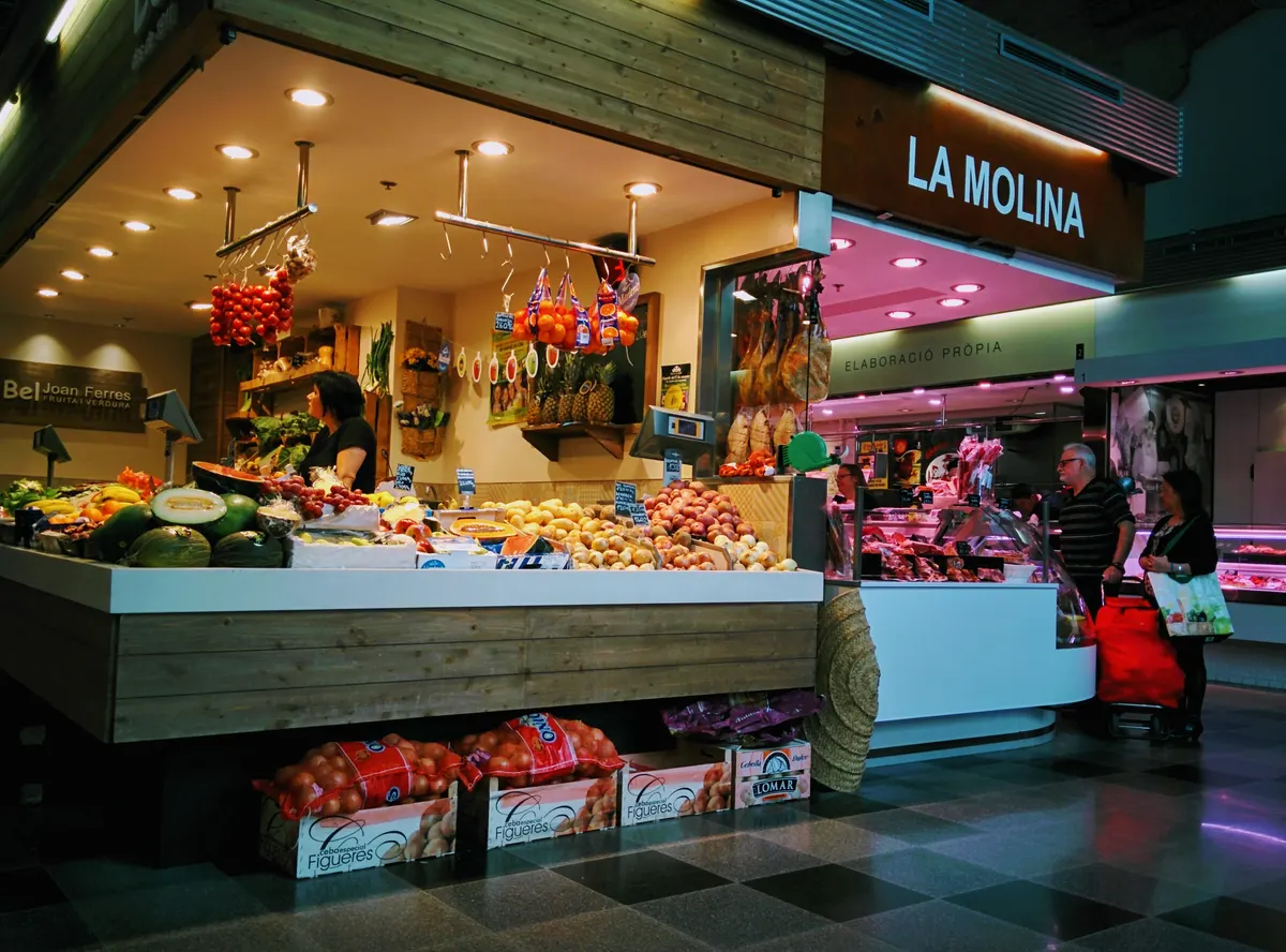 Atmosphere at Mercat de Sants Barcelona — travel photo