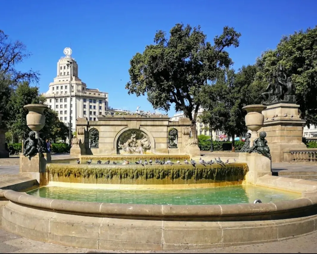 Details at Plaça de Catalunya Barcelona — travel photo