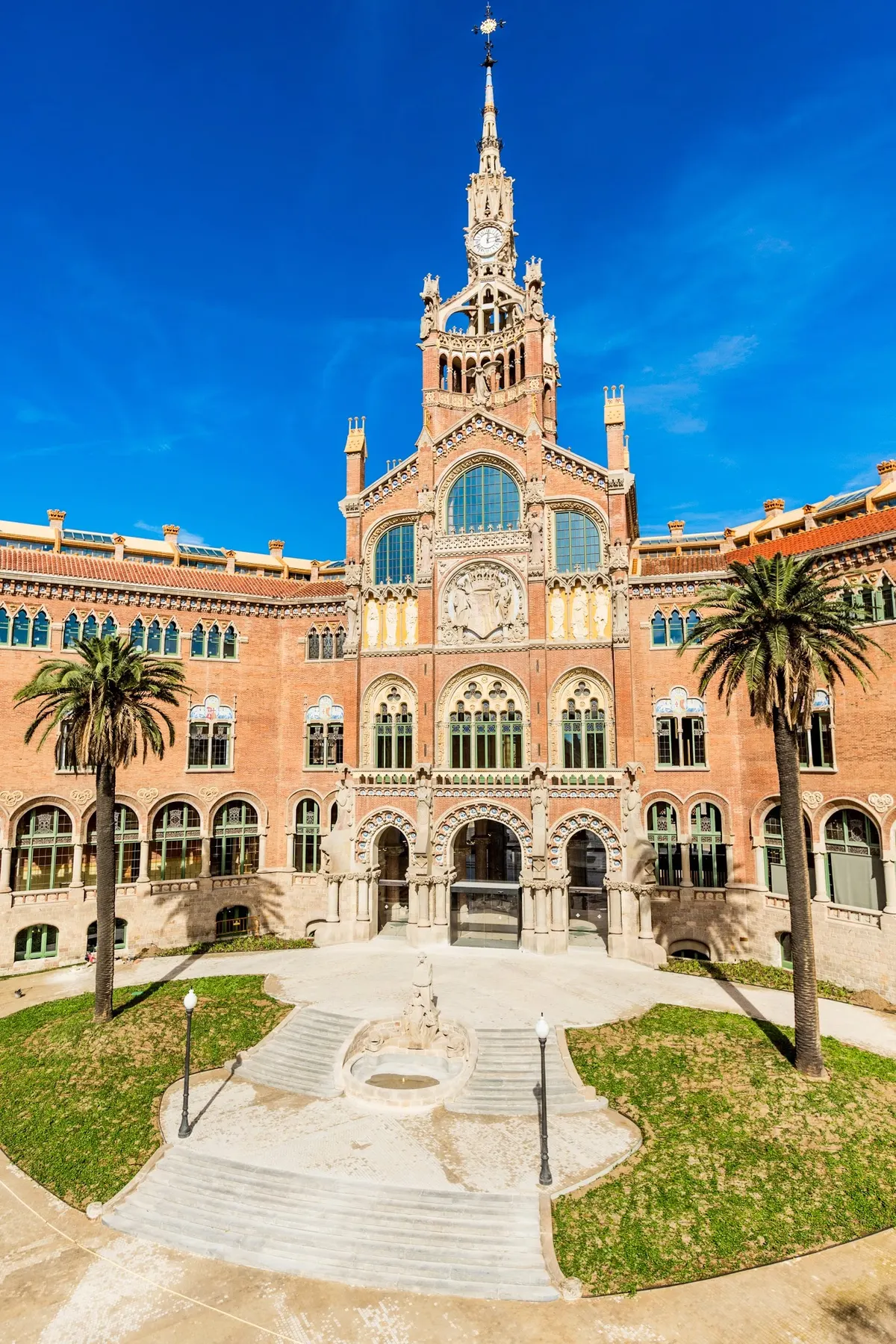 Atmosphere at Recinte Modernista de Sant Pau Barcelona — travel photo