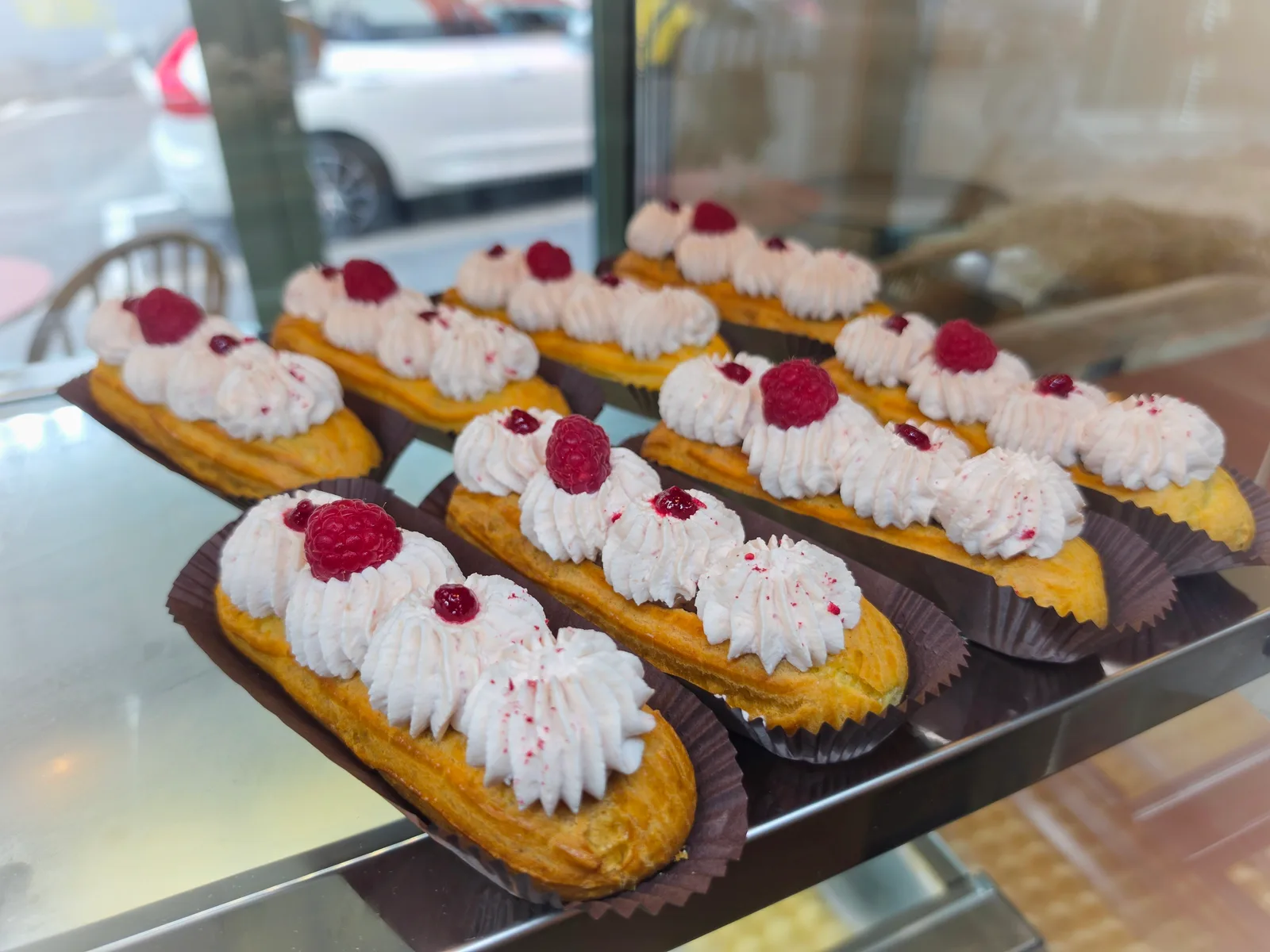 Details at Artisan Konditorei Cinnamon - Torten, Eclairs & mehr Basel — travel photo