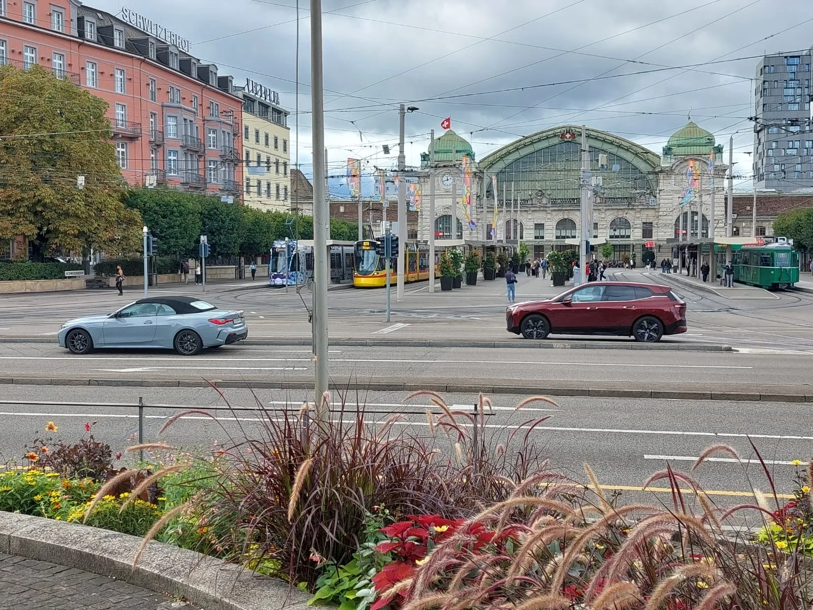 Details at Elisabethenanlage Basel — travel photo