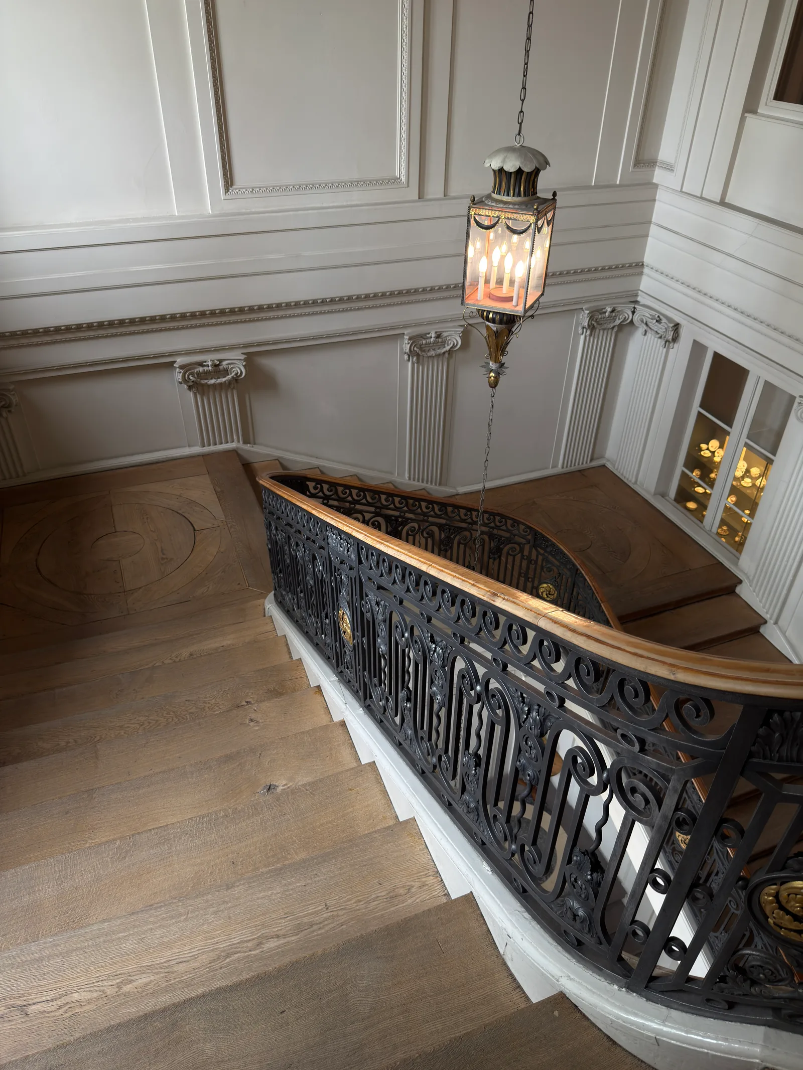 Atmosphere at Historisches Museum Basel - Haus zum Kirschgarten Basel — travel photo