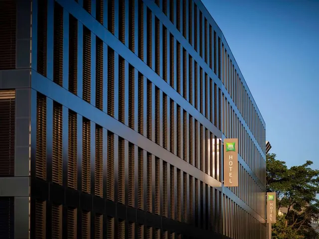HOTEL IBIS STYLES BASEL CITY