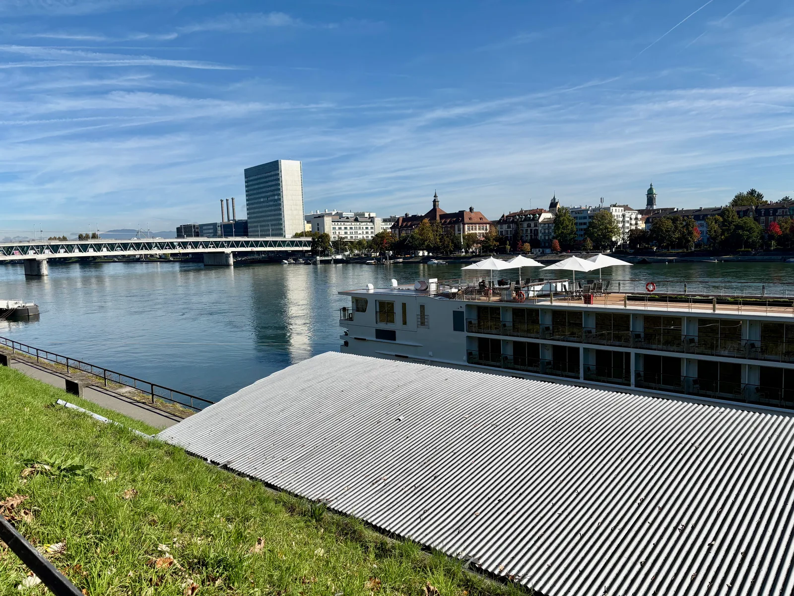 Atmosphere at St. Johanns-Park Basel — travel photo
