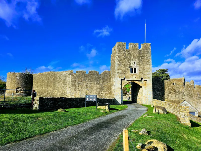 Farleigh Hungerford Castle — Attraction in Bath