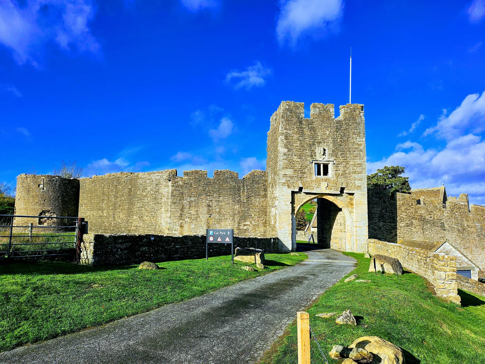 Farleigh Hungerford Castle — culture guide Bath