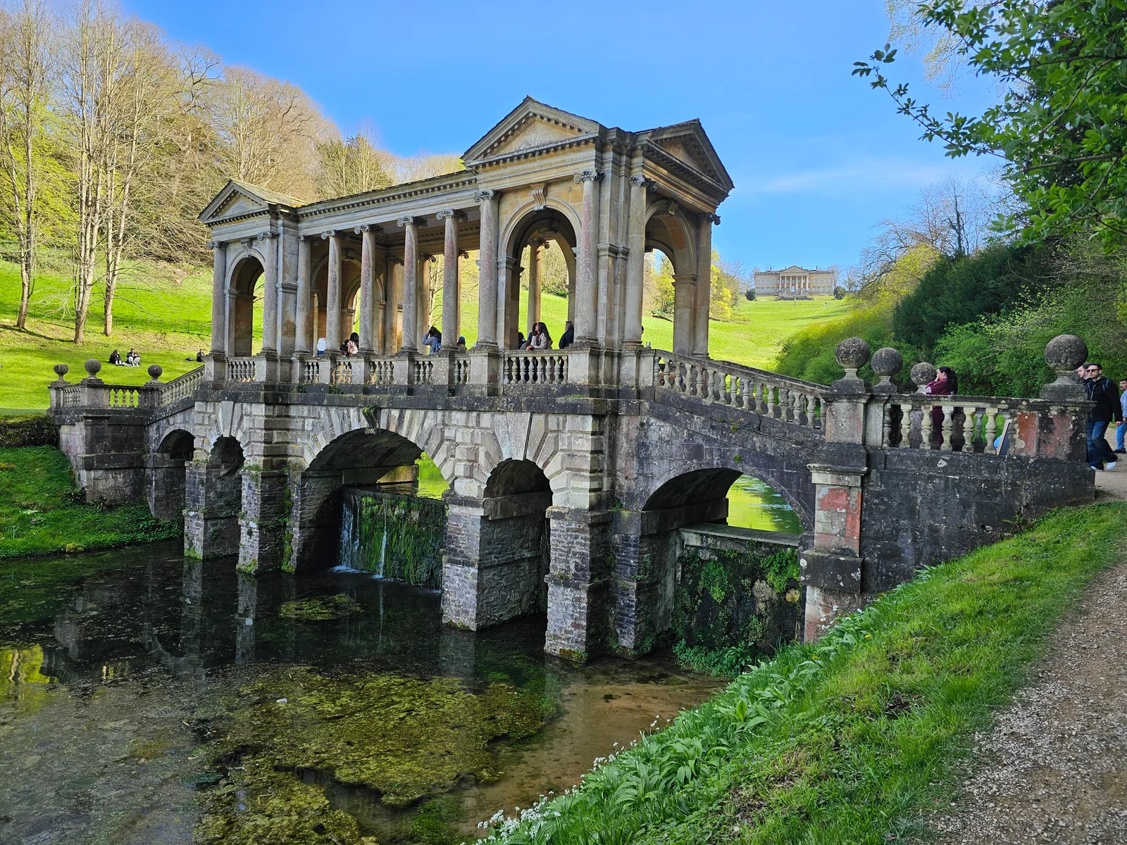 Atmosphere at Palladian Bridge Bath — travel photo